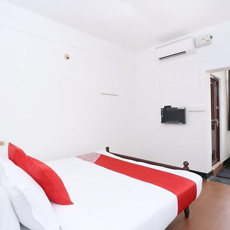 Oyo Flagship Kaveri Tourist Home Guruvayur Exterior photo